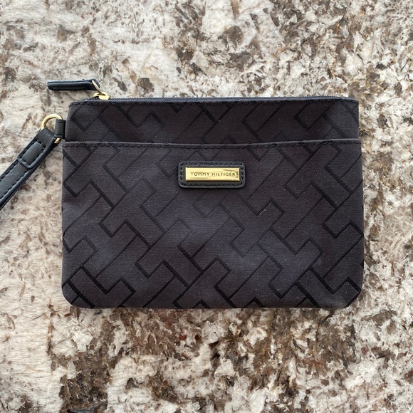 Tommy Hilfiger clutch - Picture 1 of 2